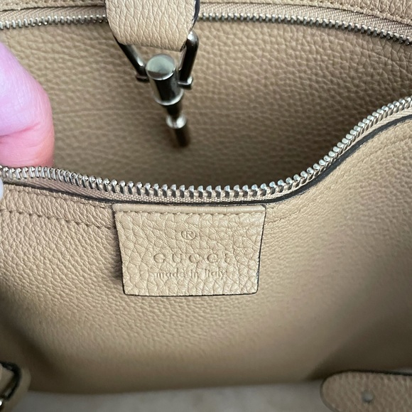 Gucci Jackie Pebbled Large Leather Tote - Picture 10 of 16